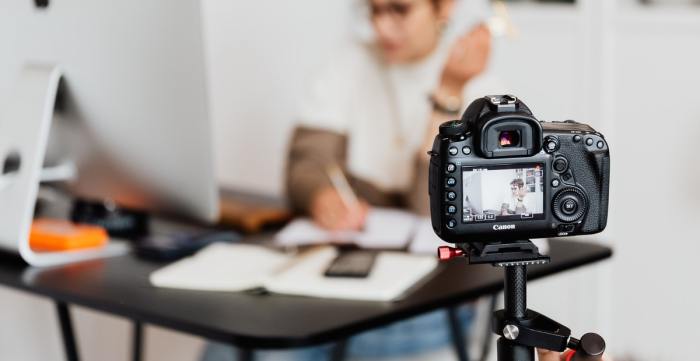 Rekomendasi Gadget untuk Vlogger Pemula yang Efektif