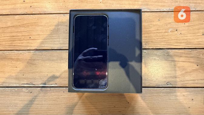 Isi Kotak HP Android Berkamera Zeiss 200MP Seharga 18 Jutaan