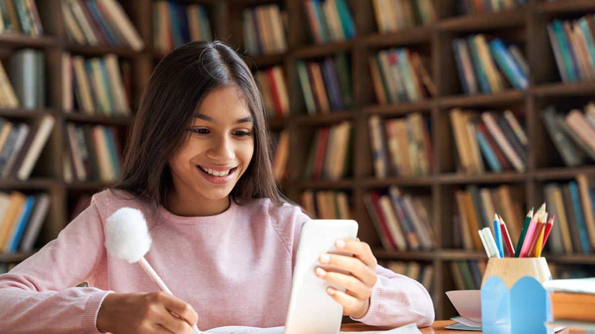 15 Rekomendasi Ponsel untuk Anak di Akhir 2025, Cocok Jadi Kado Baru Tahun