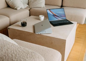 ExpertBook Ultra Rilis di Indonesia, Laptop Bisnis AI Tahan Pencurian Data