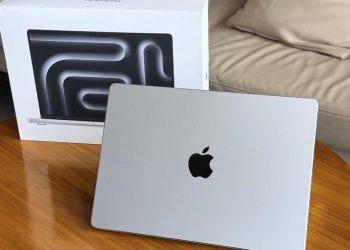Unboxing MacBook Pro M5 Pro, Isi Kotak Sederhana dengan Kejutan Menarik